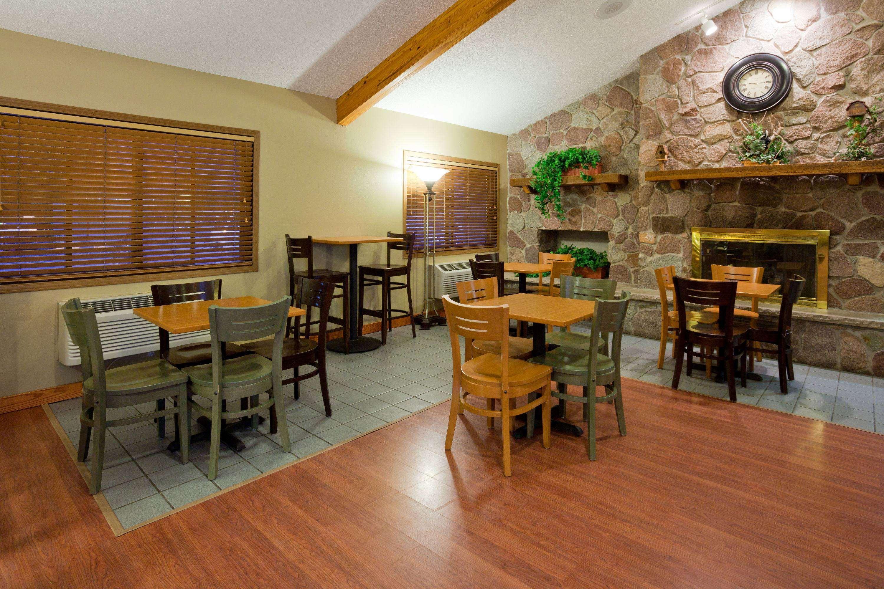 Americinn By Wyndham Rice Lake Dış mekan fotoğraf